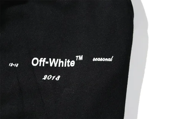 Off-White Diagonal Arrow Print Black Shorts - 40
