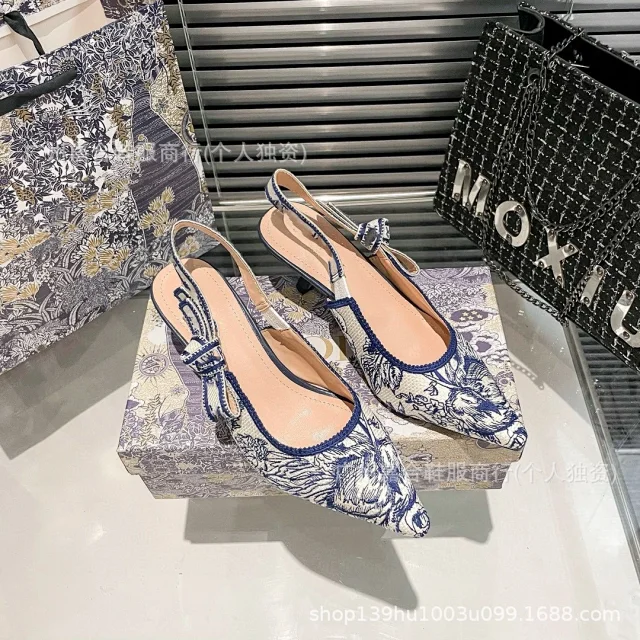 Dior High Heels J'Adior embroidered floral pointed-toe slingback product detail image 10