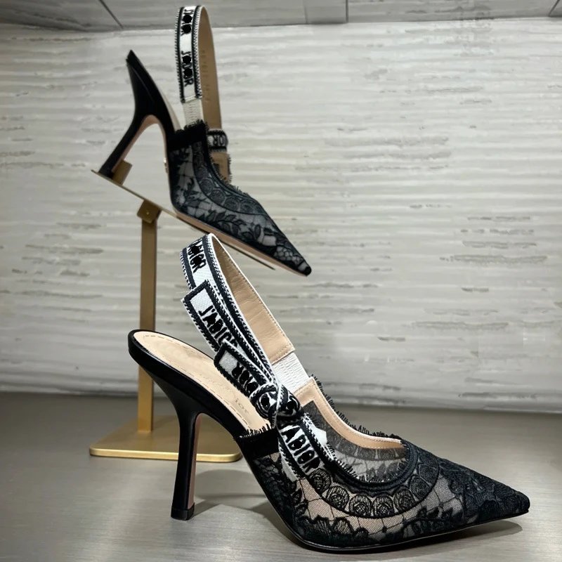 Black Lace Pointed H