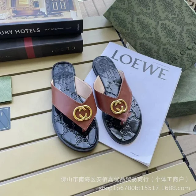 Gucci Slippers Interlocking G thong product detail image 10