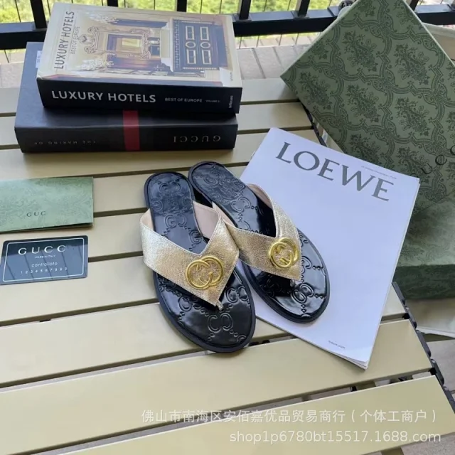 Gucci Slippers Interlocking G thong product detail image 6