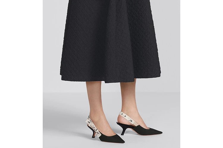 Design Slingback Pointed-Toe Heel in Gray Snake Print with Embroidered Detail - 3