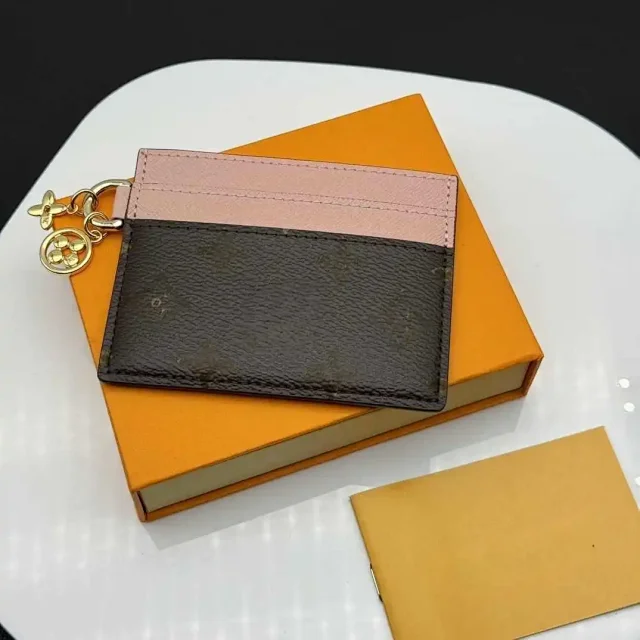 Louis Vuitton Wallets & Card Holders Monogram Keychain Holder product detail image 14