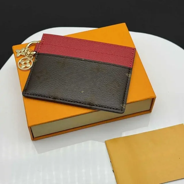 Louis Vuitton Wallets & Card Holders Monogram Keychain Holder product detail image 18
