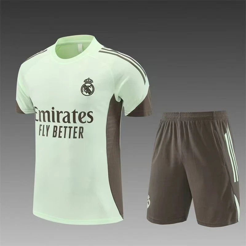 Real Madrid Matching Sets Short-Sleeve Football Jersey and Shorts Set image 2
