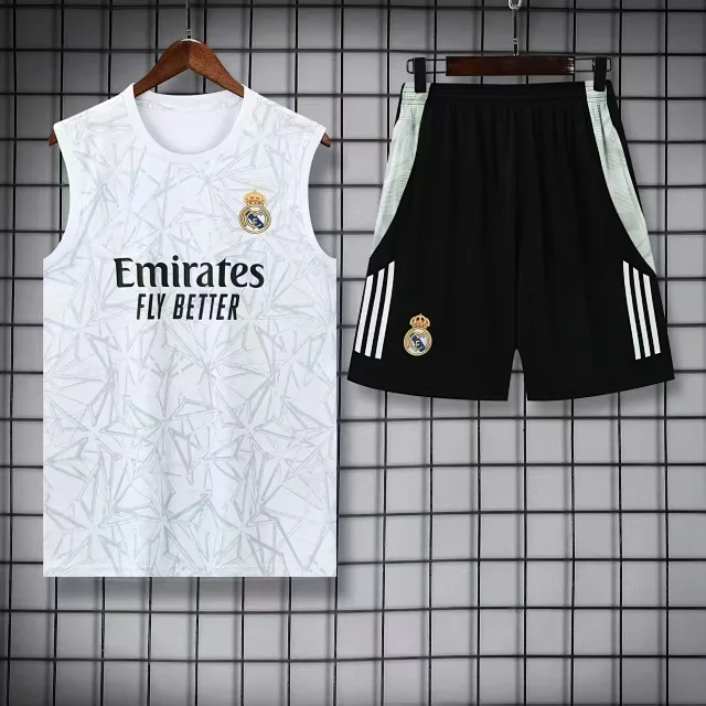 Real Madrid Matching Sets Football shirt and shorts set product detail image 2