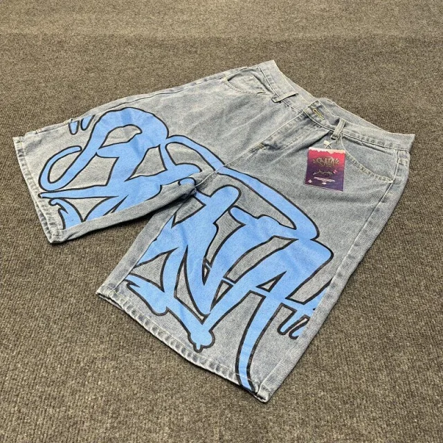 Syna World Shorts Denim with oversized graffiti-style logo print product detail image 3