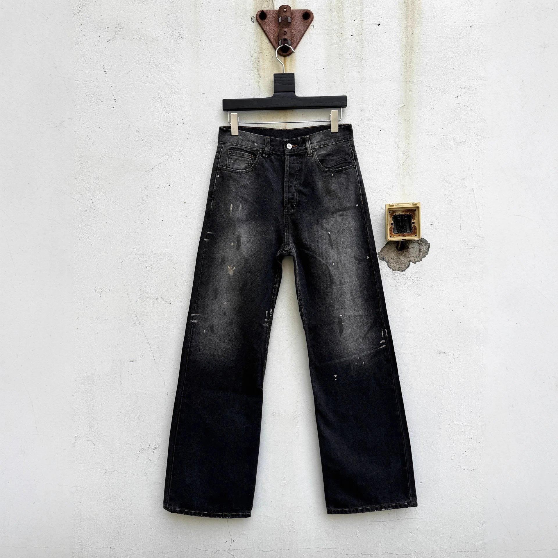 Black Distressed Wid