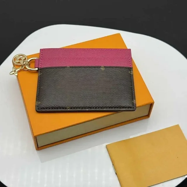 Louis Vuitton Wallets & Card Holders Monogram Keychain Holder product detail image 20