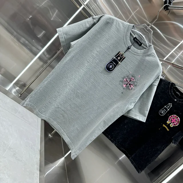 Chrome Hearts T-Shirts Oversized crewneck T-shirt with cross graphic print product detail image 14