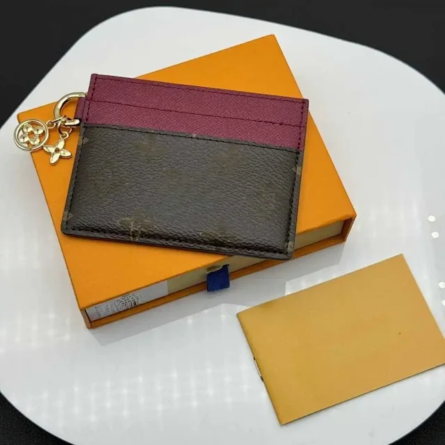 Louis Vuitton Wallets & Card Holders Monogram Keychain Holder product detail image 16