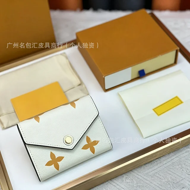 Unbranded Wallets & Card Holders Long snap-flap wallet with floral print product detail image 10
