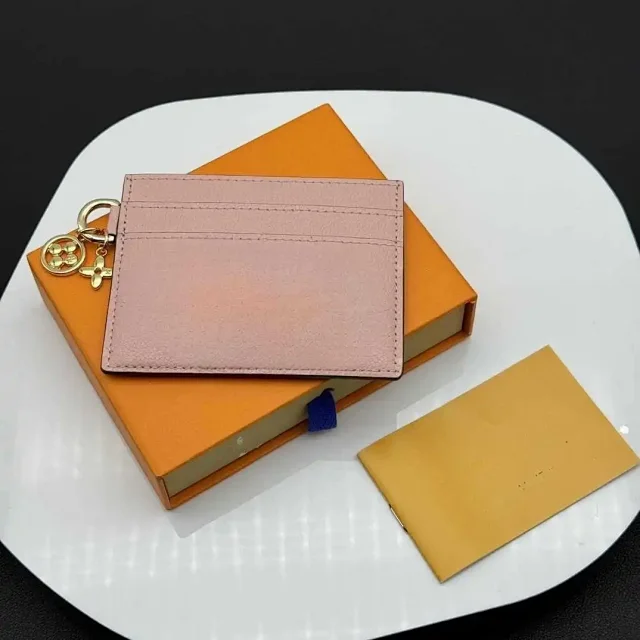 Louis Vuitton Wallets & Card Holders Monogram Keychain Holder product detail image 8