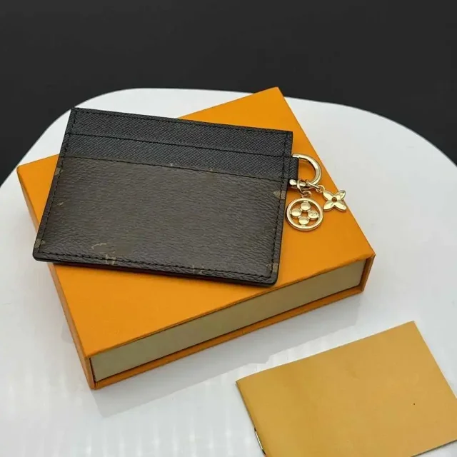Louis Vuitton Wallets & Card Holders Monogram Keychain Holder product detail image 11