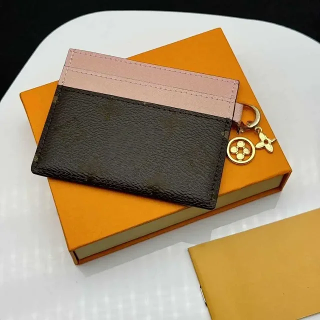 Louis Vuitton Wallets & Card Holders Monogram Keychain Holder product detail image 15