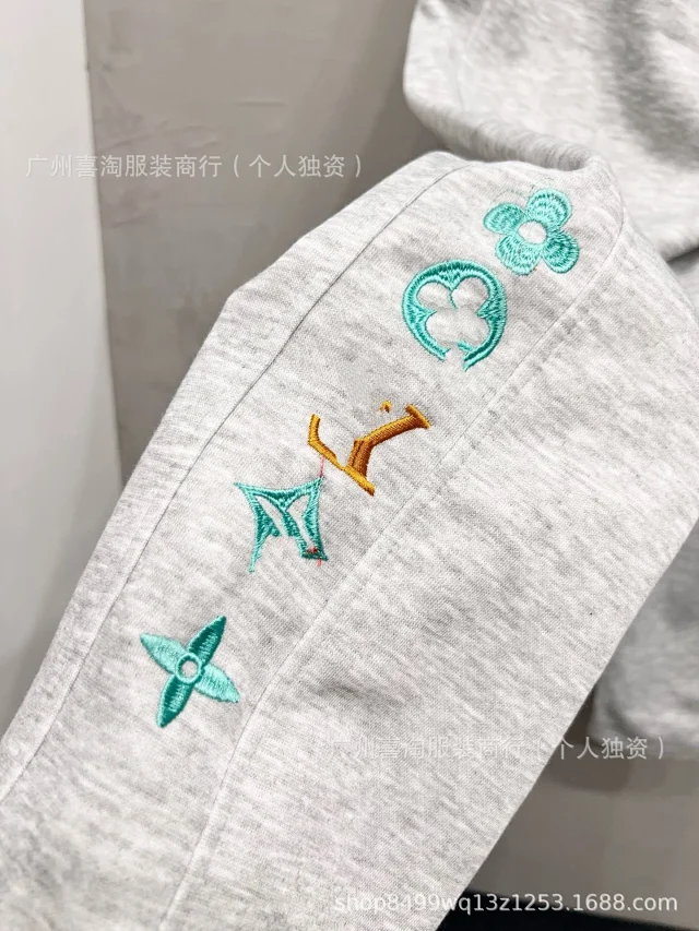 Louis Vuitton Trousers Elastic-Waist Drawstring with Embroidered Logo and Back Patch Pocket product detail image 6