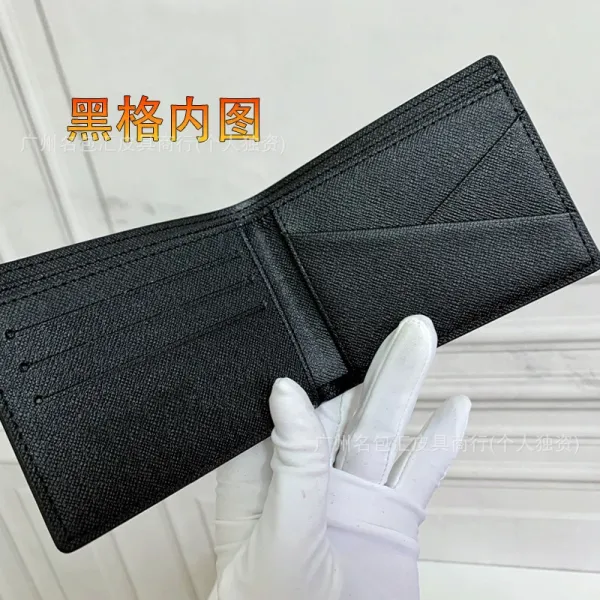 Design Floral Embossed Black Short Wallet - 10