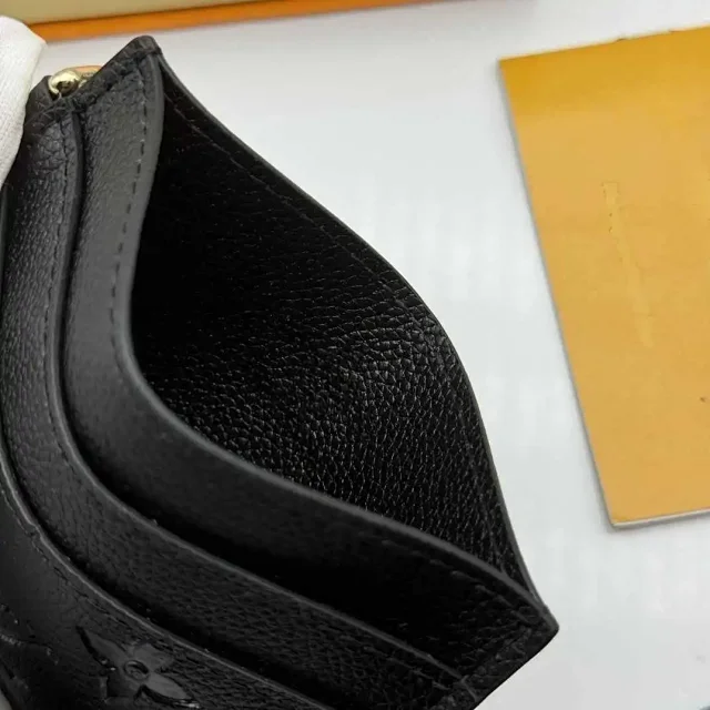 Louis Vuitton Wallets & Card Holders Monogram Keychain Holder product detail image 7