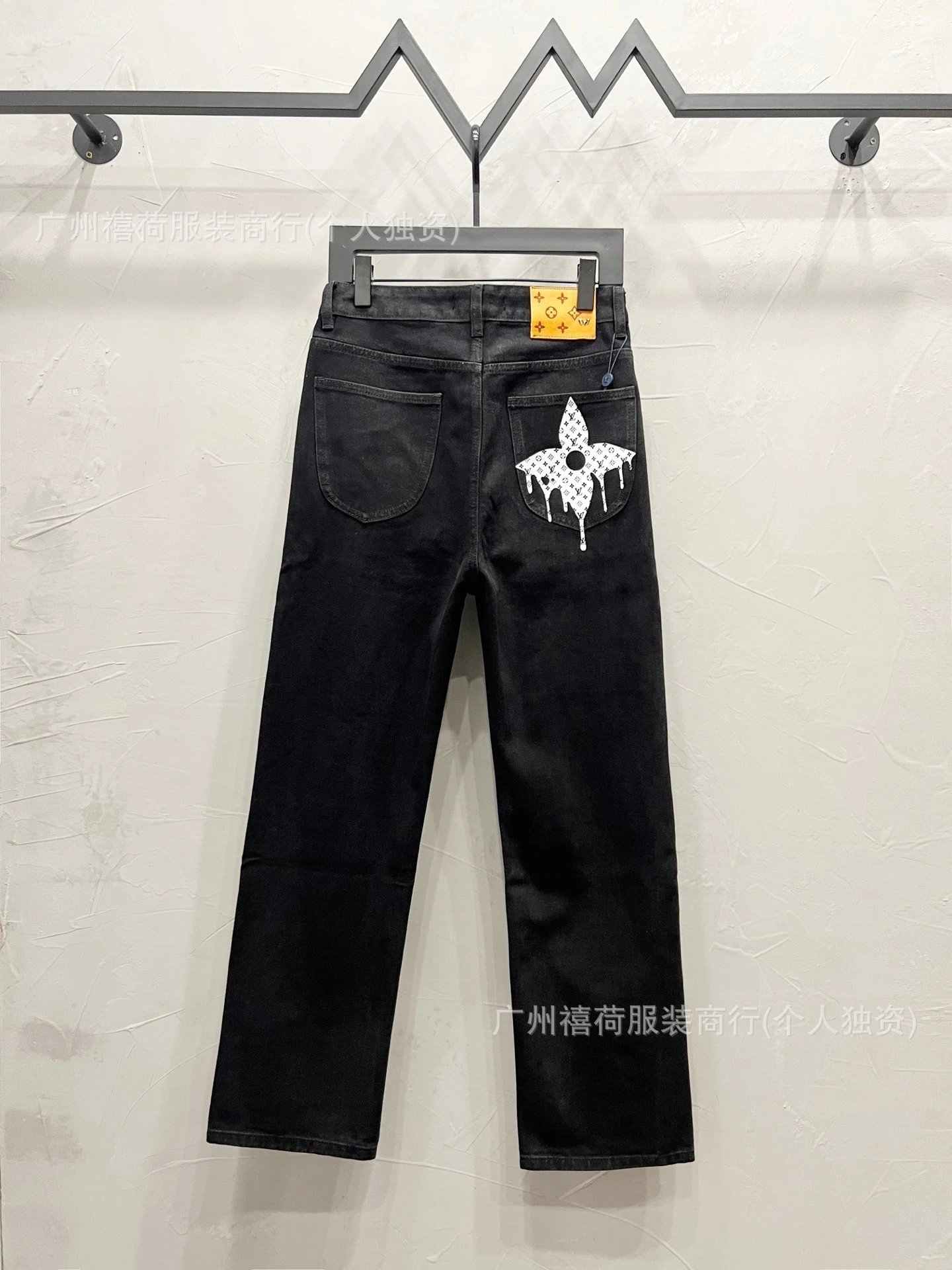 Louis Vuitton Jeans Straight-Leg Graphic Patch — M 953 black