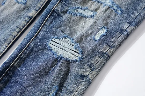 Design Distressed Ripped Light Wash Jeans - 27