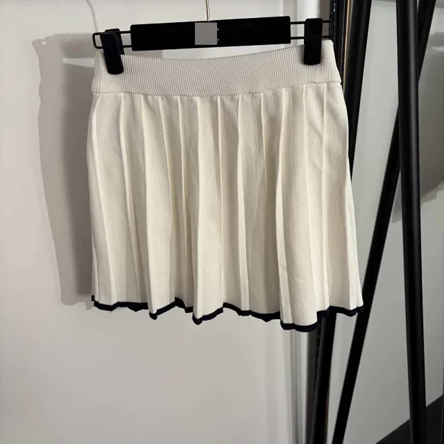 Miu Matching Sets Bow-detail short-sleeve knit top and pleated skirt set product detail image 5