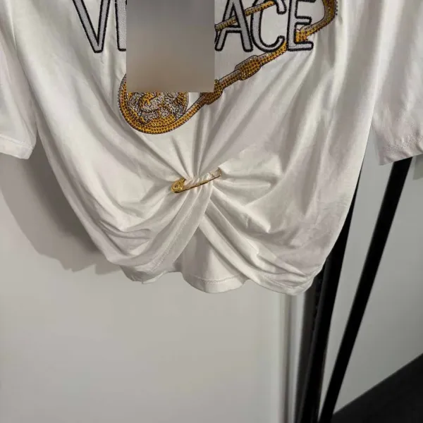 Versace Logo Embellished Knotted Front Pink T-Shirt - 7