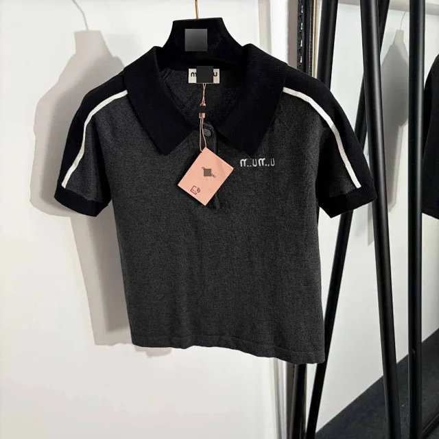 Miu Knitwear Short-Sleeve Knit Polo Top with Contrast Sleeve Stripes product detail image 2