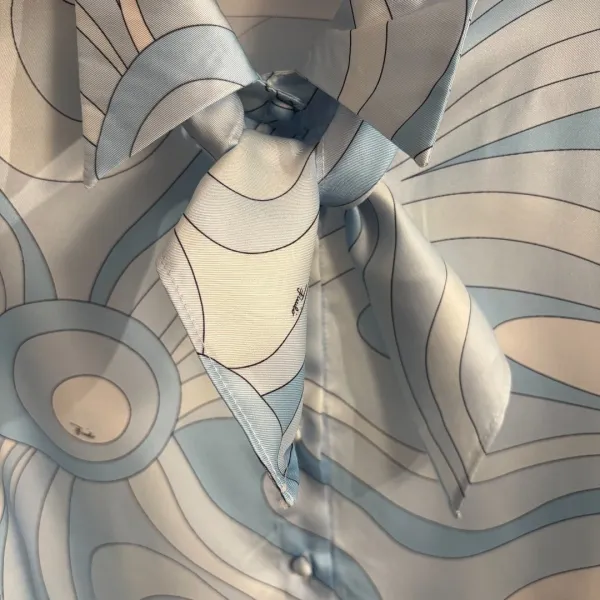 Design Abstract Wave Print Silk Set in Light Blue and Cream Sleepwear - 9