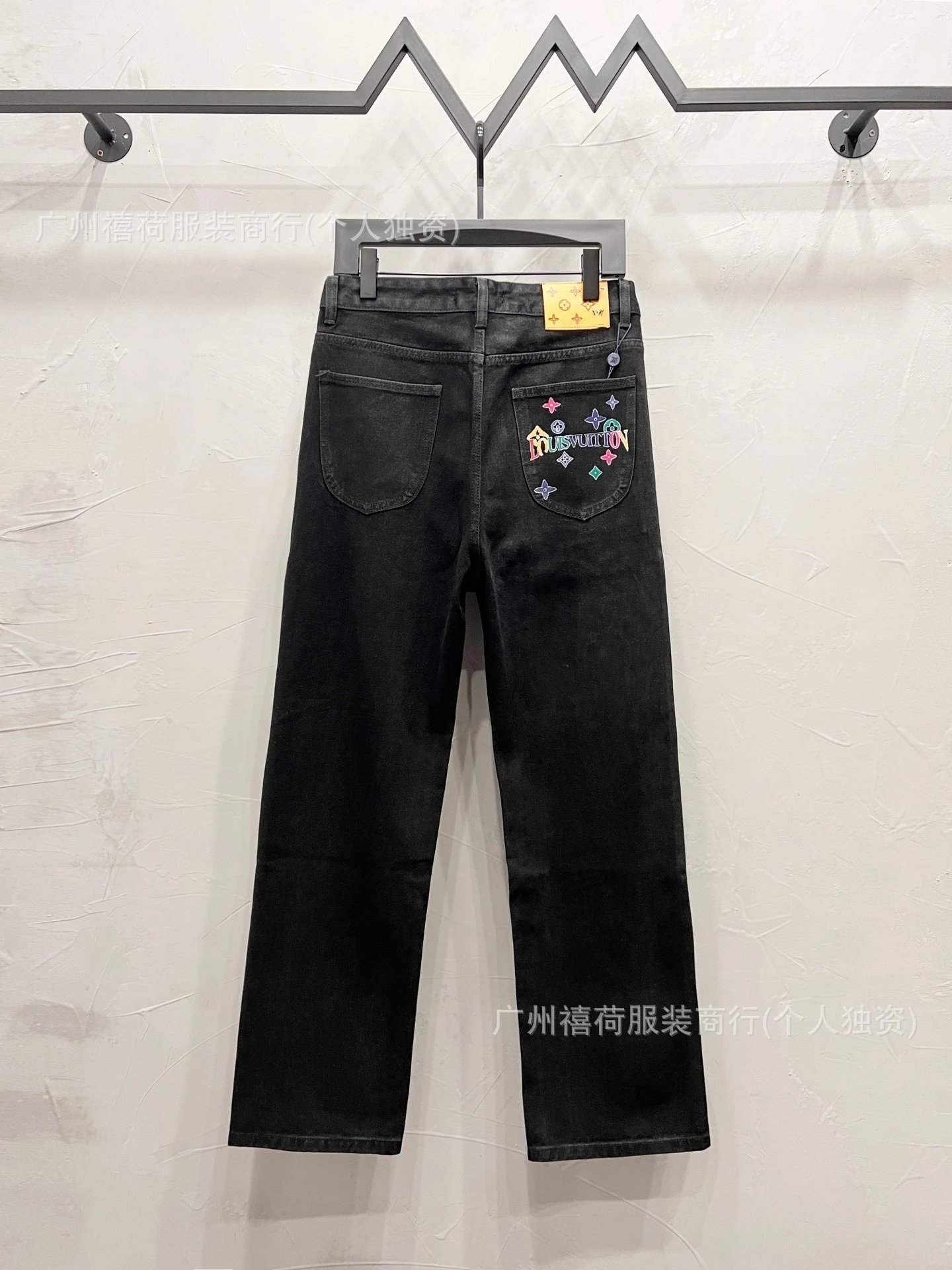 Louis Vuitton Jeans Straight-Leg Graphic Patch — M 947 black