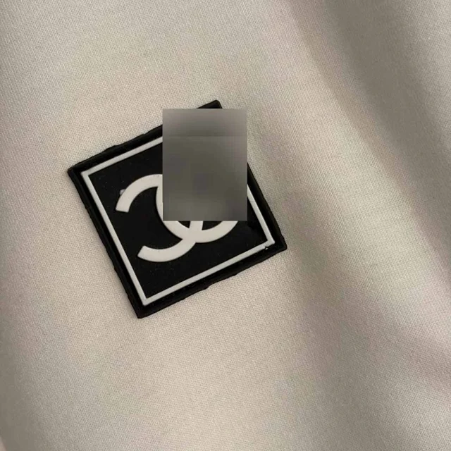 Chanel Tracksuits Short-sleeve zip-up track jacket and straight-leg trousers with contrast stripes product detail image 7