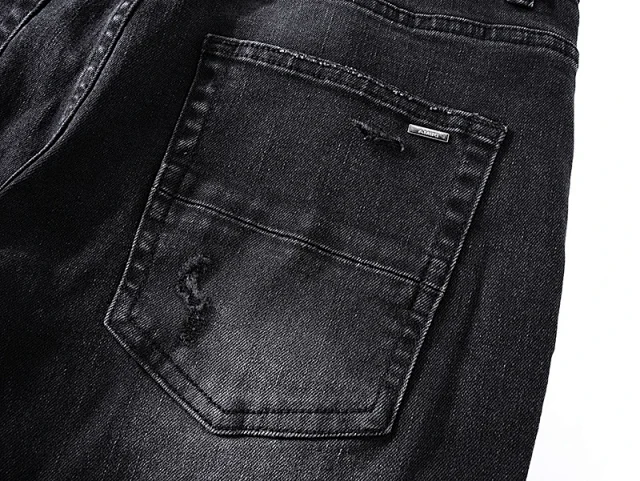 AMIRI Jeans Distressed slim-fit product detail image 9