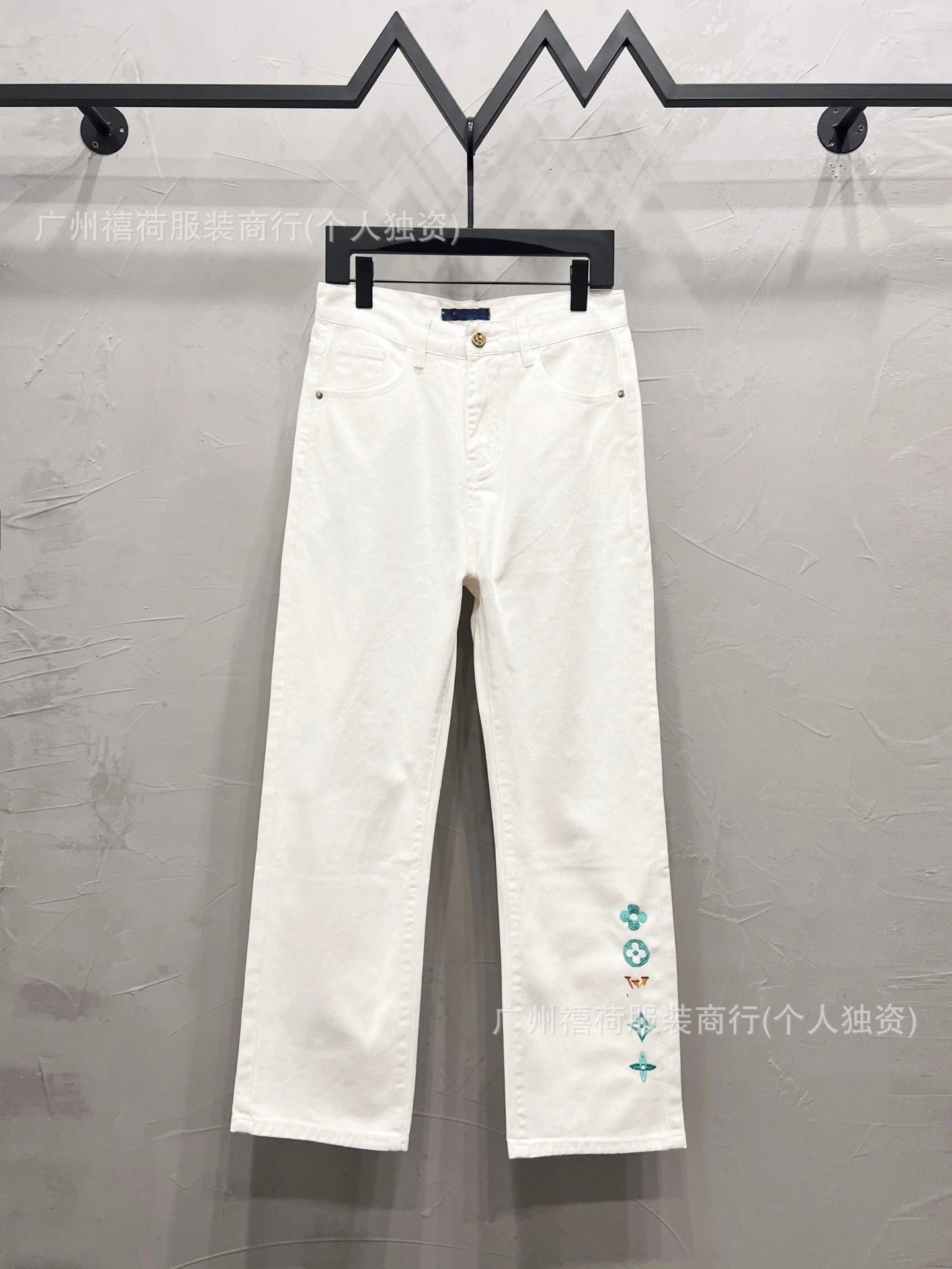 Louis Vuitton Jeans Straight-Leg Graphic Patch — M 1401 white