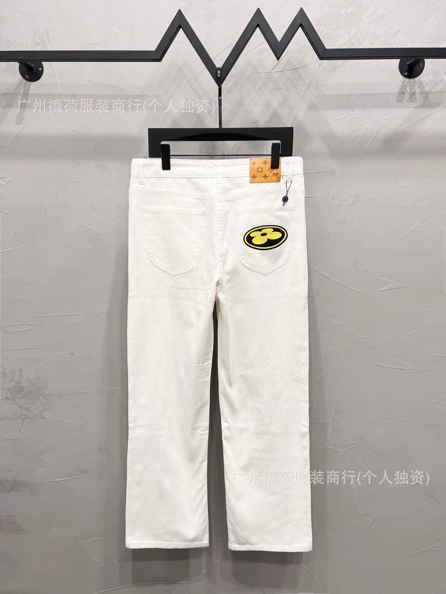 Louis Vuitton Jeans Straight-Leg Graphic Patch — M 2009 white