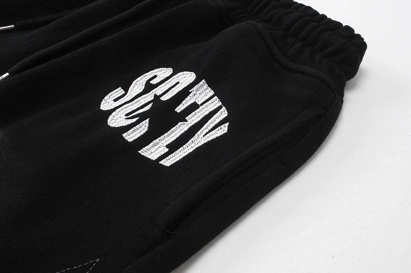 Design Star Patch Distressed Black Sweatshorts Shorts - 33