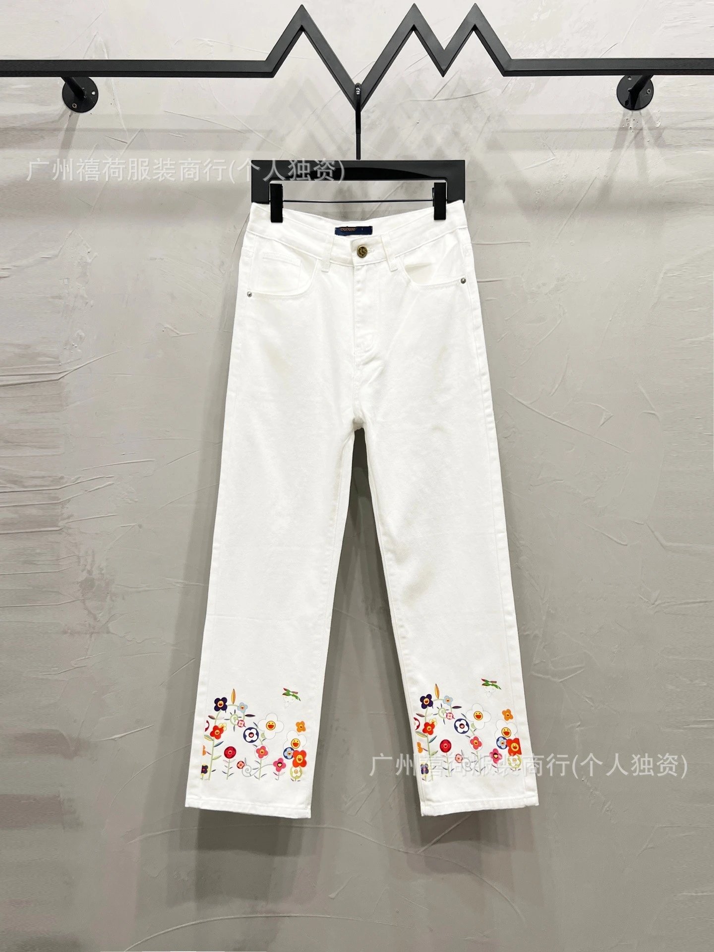 Louis Vuitton Jeans Straight-Leg Graphic Patch — M 955 white