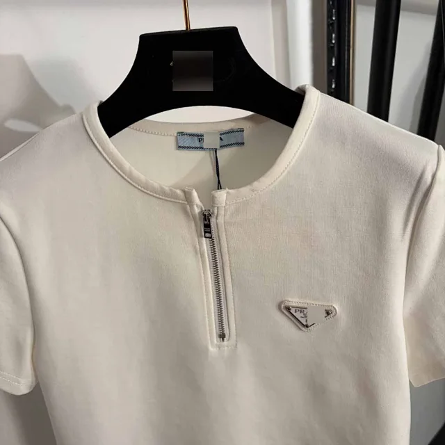 Prada T-Shirts Short-Sleeve Half-Zip Triangle-Plaque T-Shirt product detail image 4