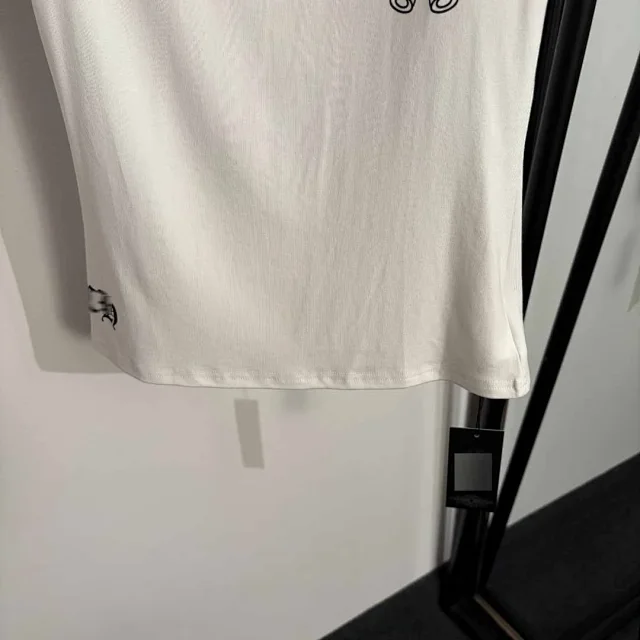 Chrome Hearts T-Shirts V-neck short-sleeve T-shirt with horseshoe graphic print product detail image 5