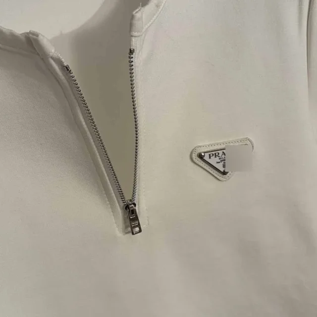 Prada T-Shirts Short-Sleeve Half-Zip Triangle-Plaque T-Shirt product detail image 7