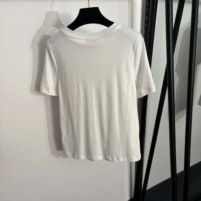 Unbranded T-Shirts Short-Sleeve Crewneck T-Shirt with Contrast Piping and Embroidered Crest product detail image 3