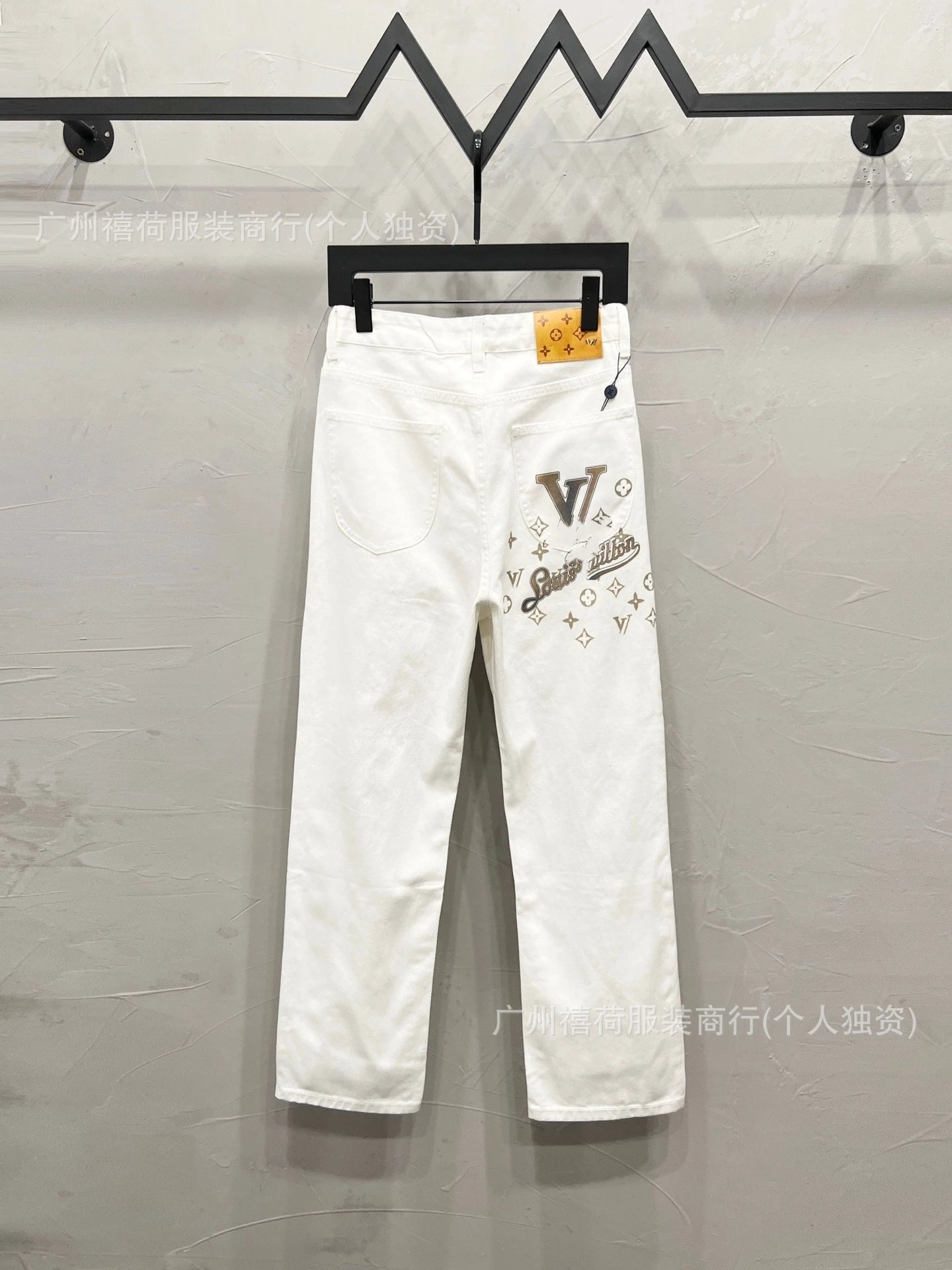 Louis Vuitton Jeans Straight-Leg Graphic Patch — M 1228 white