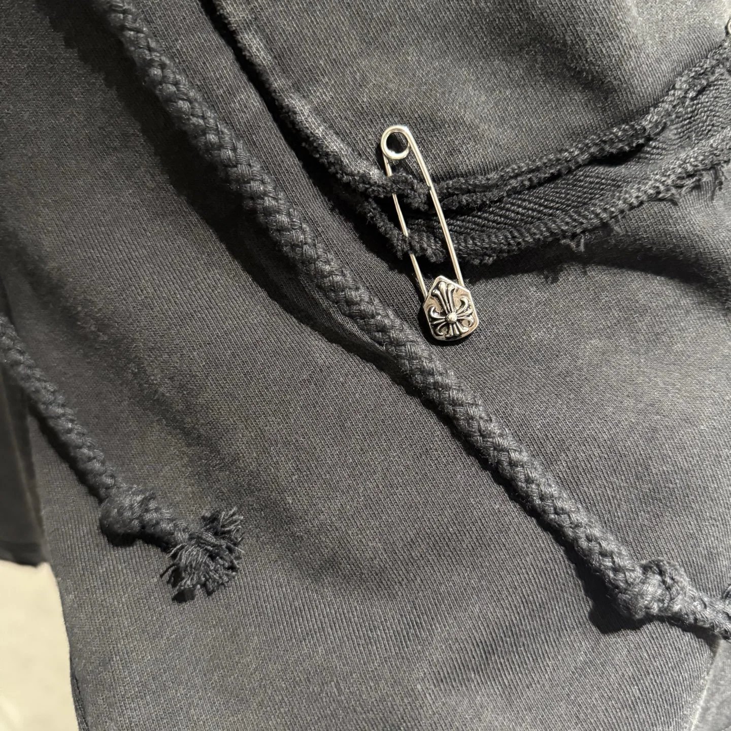Design Distressed Pocket Shorts Gray - 10