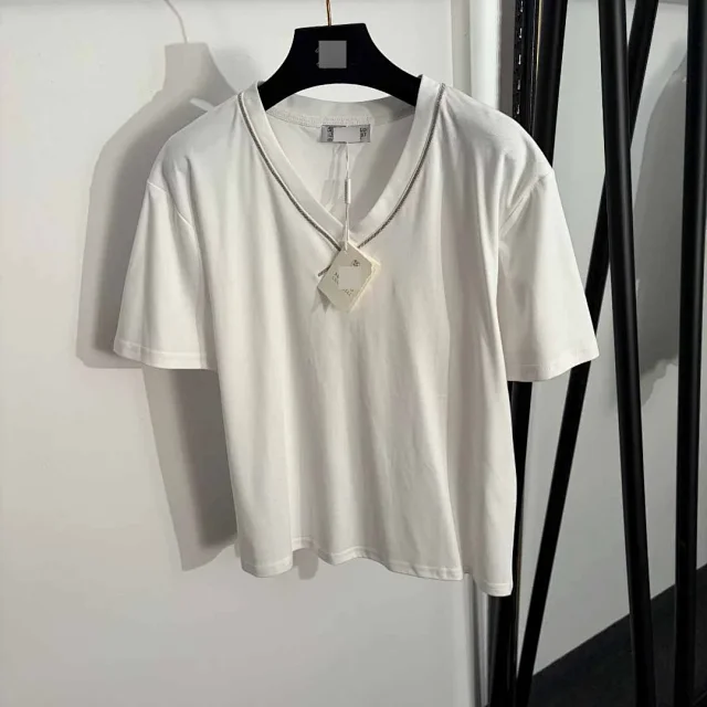 Unbranded T-Shirts V-neck short-sleeve chain-trim T-shirt product detail image 2