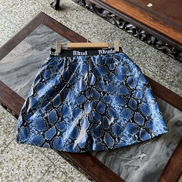 Rhude Shorts Glossy animal-print product detail image 13