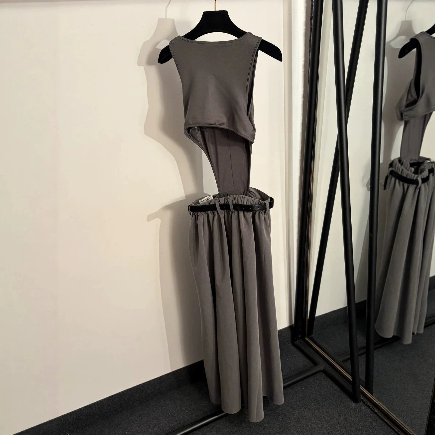 Unbranded Jumpsuits Sleeveless belted wide-leg jumpsuit with flap pockets image 4