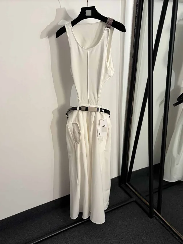 Unbranded Jumpsuits Sleeveless belted wide-leg jumpsuit with flap pockets product detail image 2