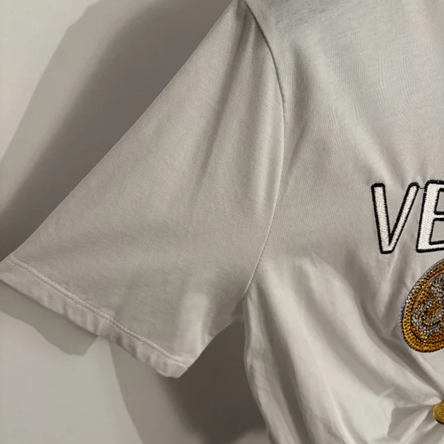 Versace T-Shirts Medusa rhinestone logo twist-front T-shirt product detail image 6