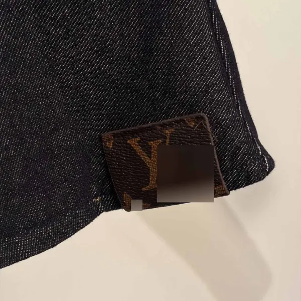 Design Raw Denim Jeans with Contrasting Orange Pocket Accents and Leather Waistband - 13