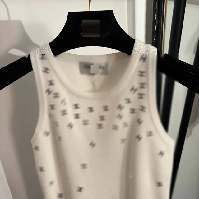 Unbranded Knitwear Knit sleeveless and short-sleeve tops with embroidered motifs product detail image 6