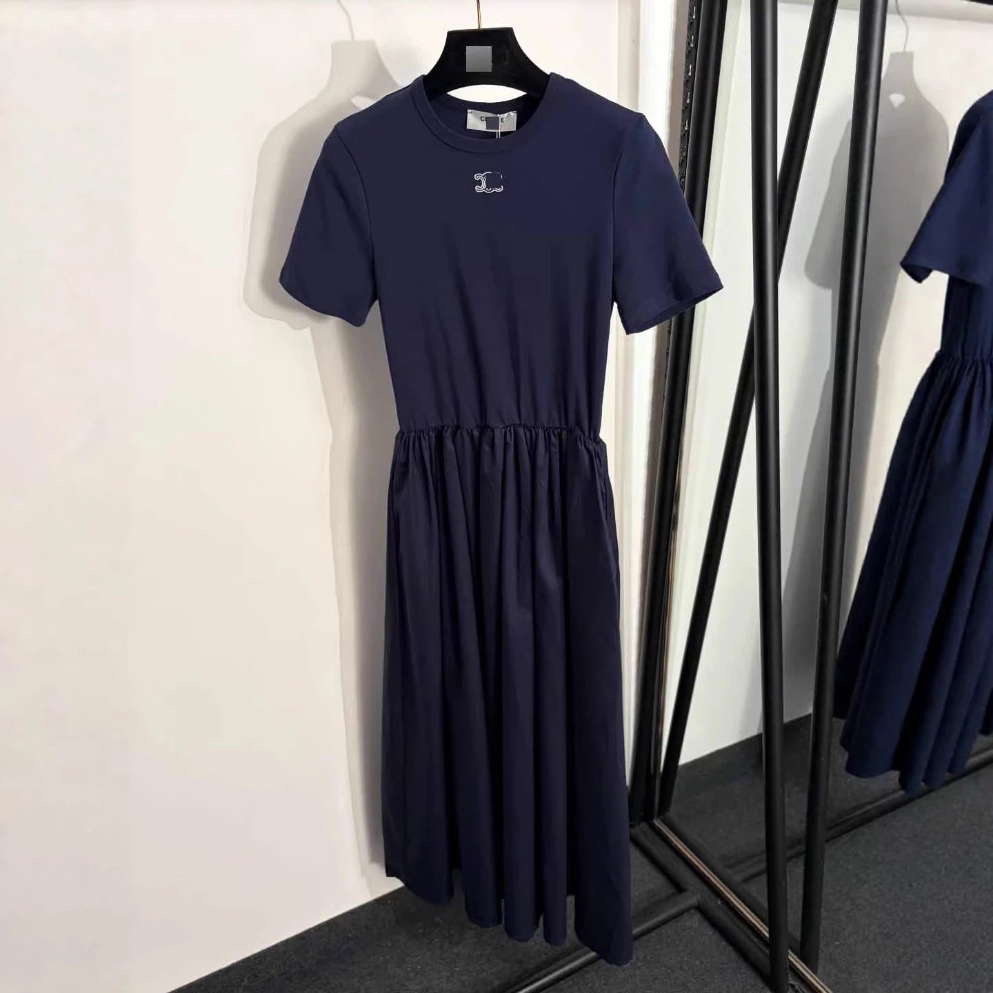 Simple Navy Blue Sho