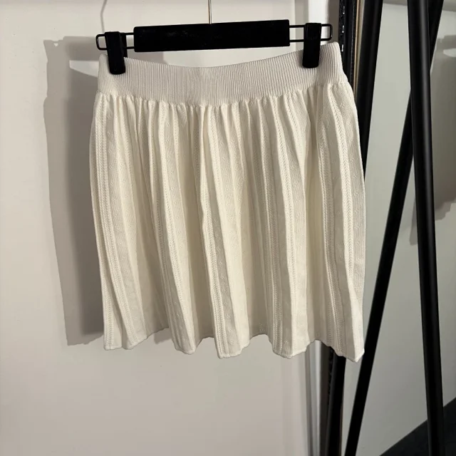 Miu Matching Sets Short-Sleeve Knit Polo Top and Pleated Skirt Set product detail image 6